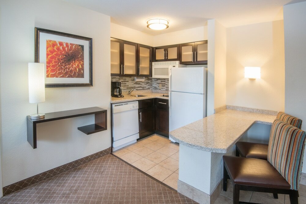 Фото Staybridge Suites Columbus-Airport, an Ihg Hotel
