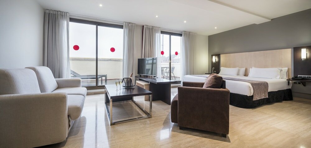 Фото Hotel Ilunion Almirante