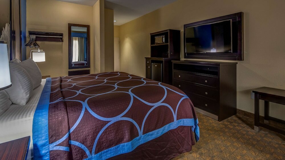 Фото SureStay Plus Hotel by Best Western Alvin