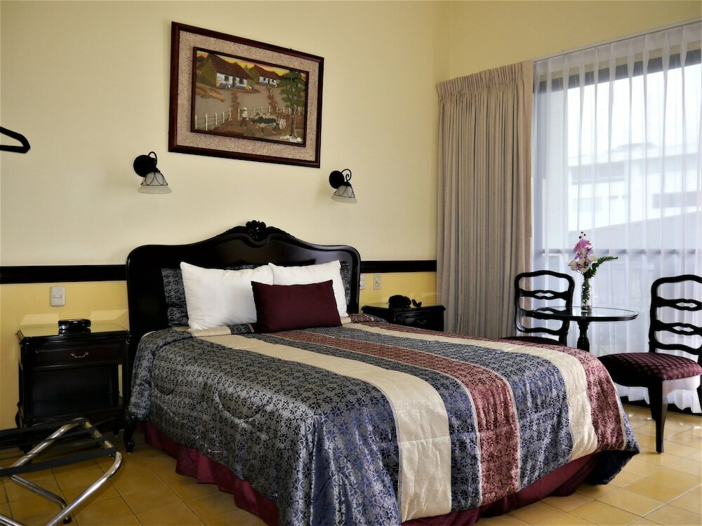 Фото Santo Tomas Hotel