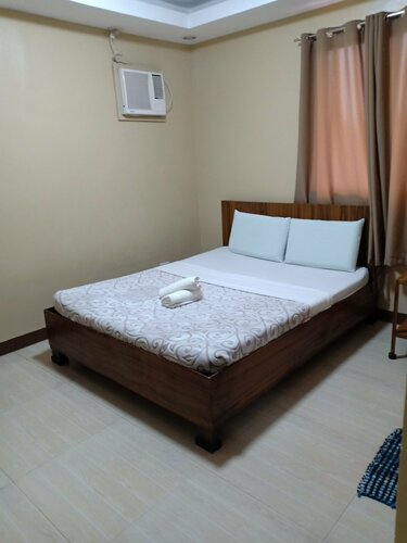 Гостиница East Square Inn в Баколоде