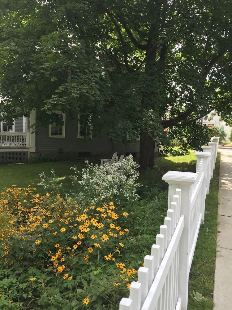 Фото Eddington House Inn