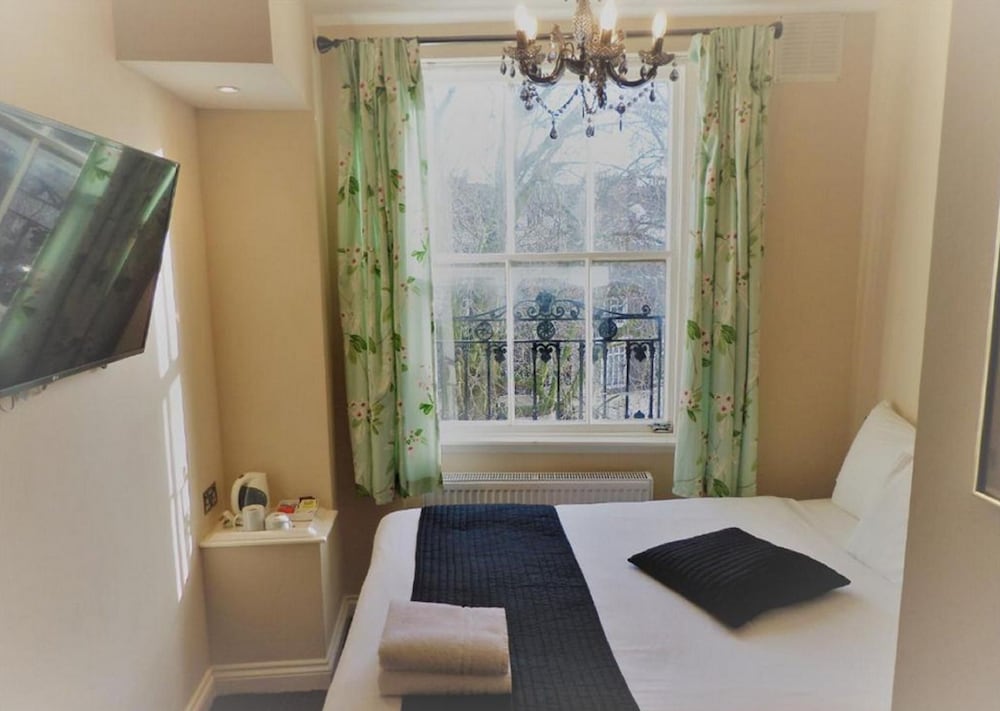 Фото Lancaster Court Hotel