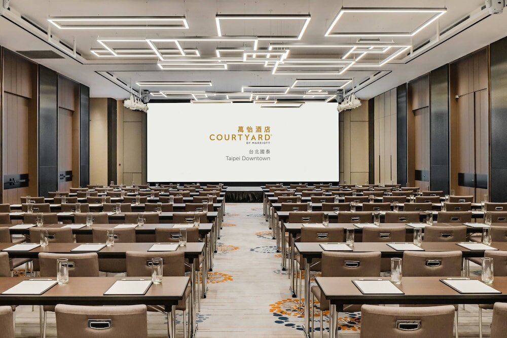 Фото Courtyard Taipei Downtown