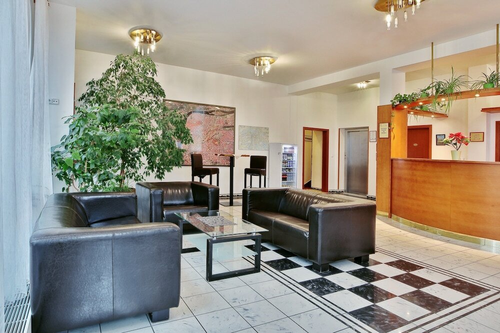 Фото Hotel Attic