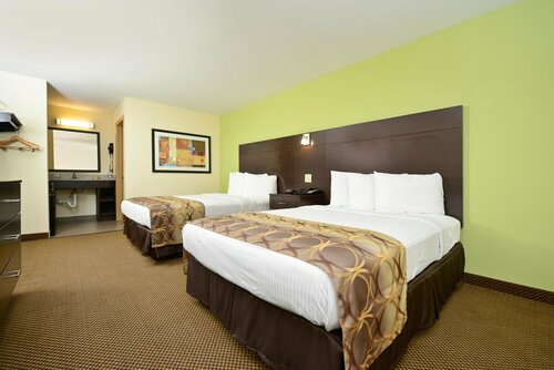 Гостиница Americas Best Value Inn & Suites Lake Charles at I-210 Exit 11 в Лейк-Чарльзе