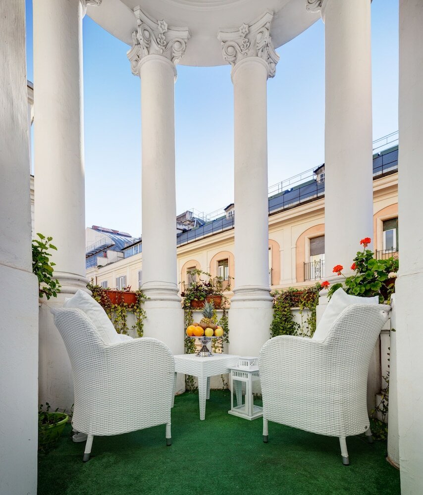 Фото Dharma Luxury Hotel