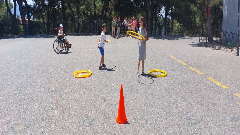 Primary school Seyfi Gulmezoglu Elementary School, Izmir, photo