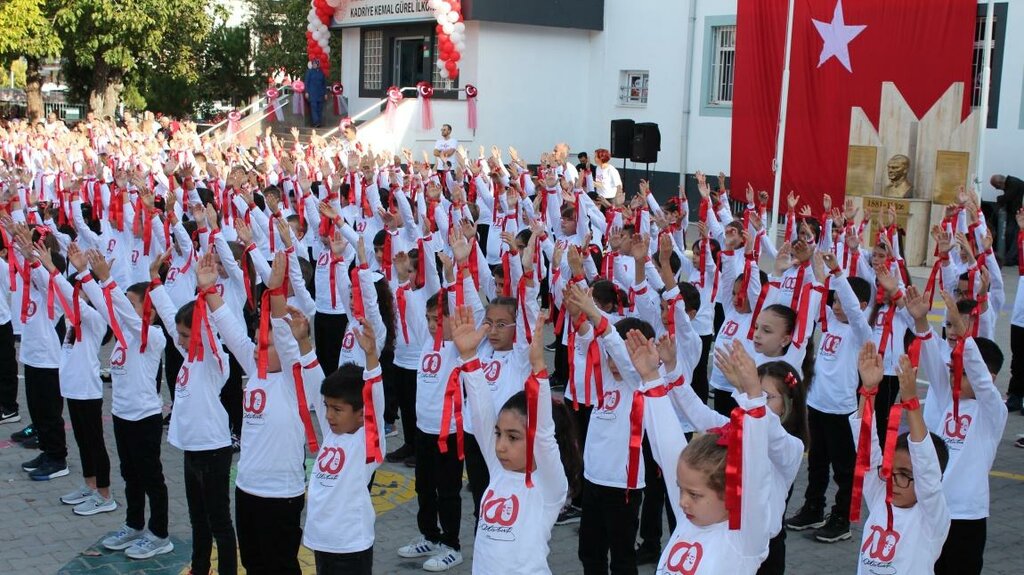 Primary school Kadriye Kemal Gurel Primary School, Balikesir, photo