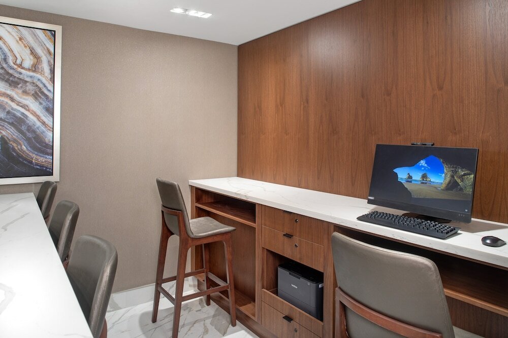 Фото Crowne Plaza Toronto Airport an Ihg Hotel