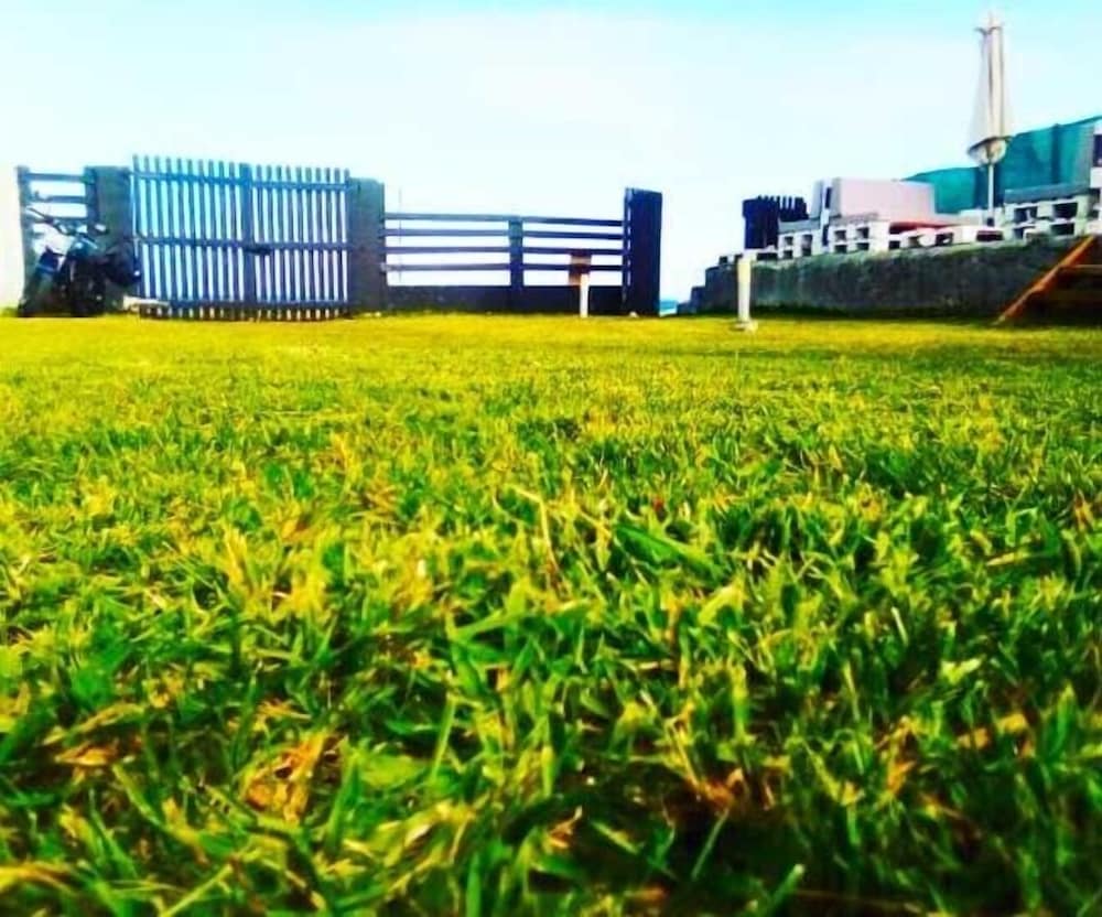 Фото Escuela de Surf y Hostel Baldaio