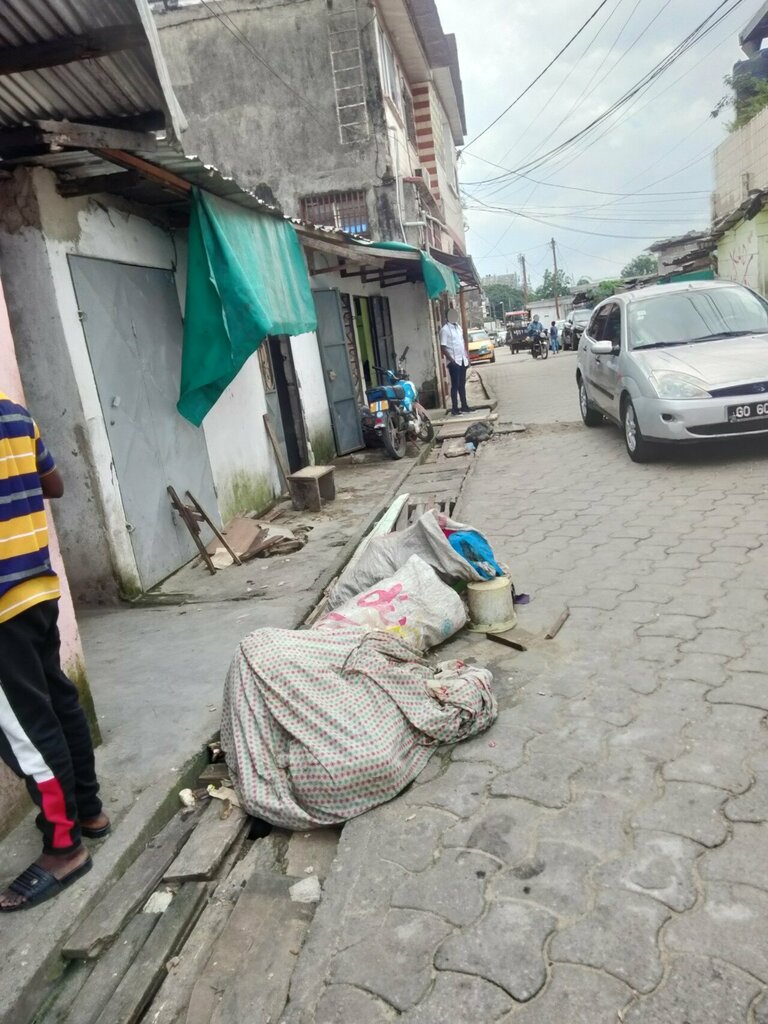 Laundry Ben Ousmane pressing, Douala, photo