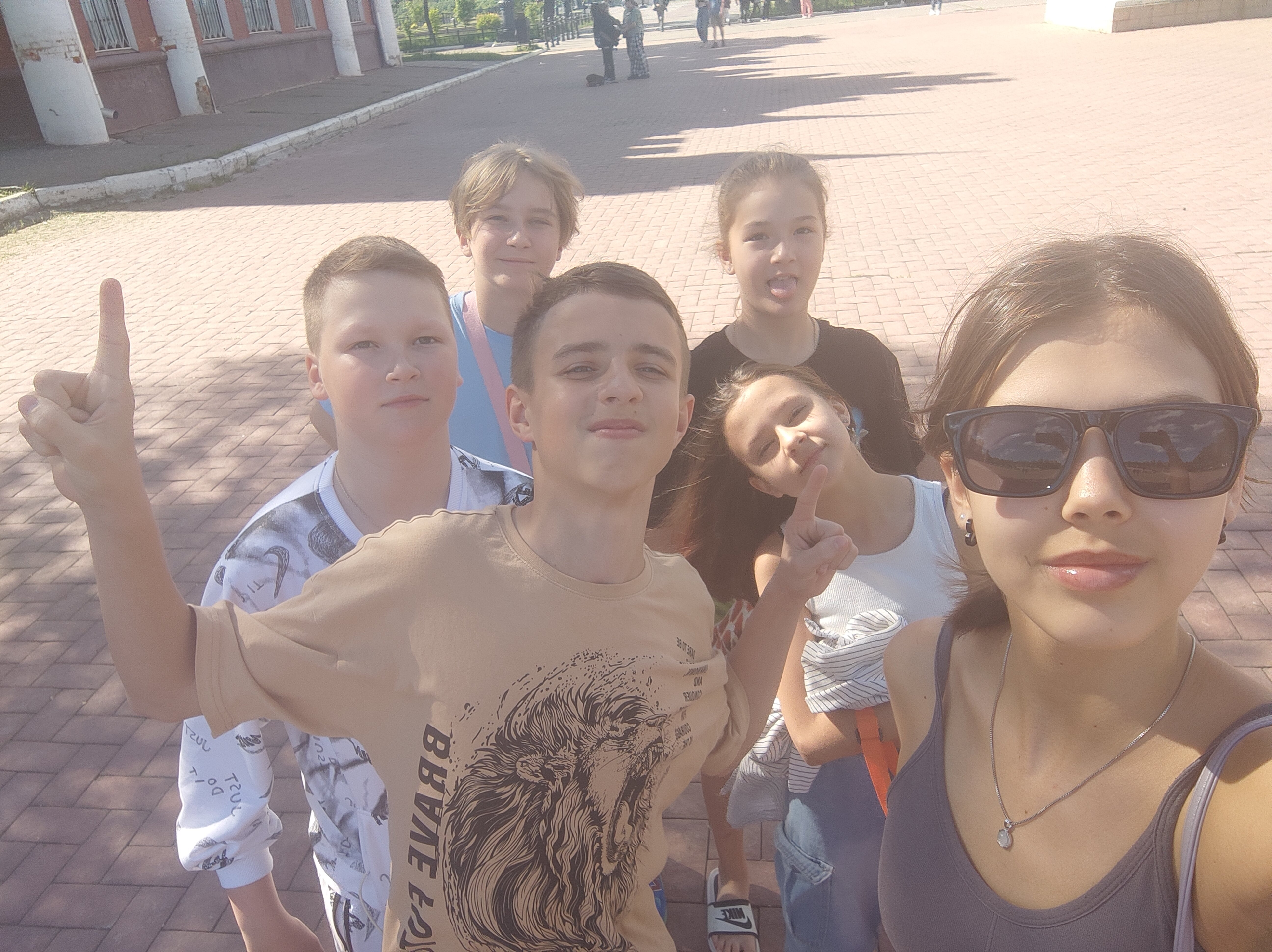 Фото Красная