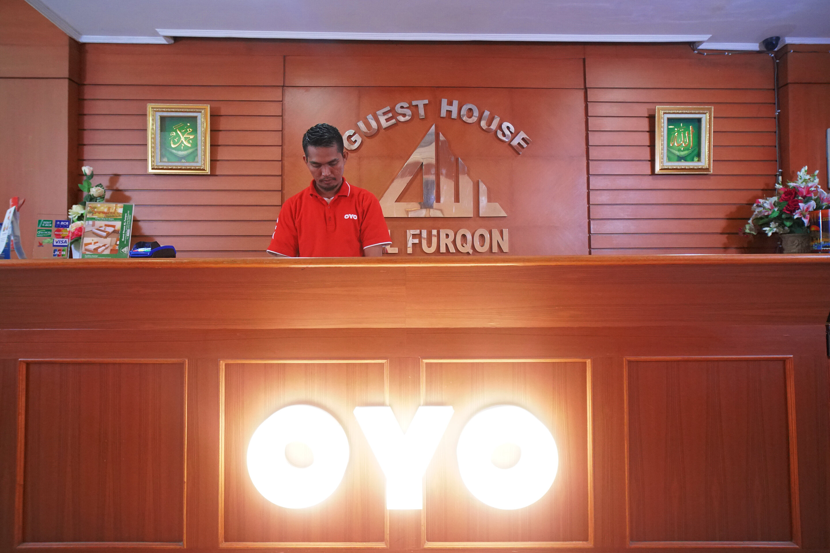 Фото Oyo 142 Hotel Al Furqon Syariah