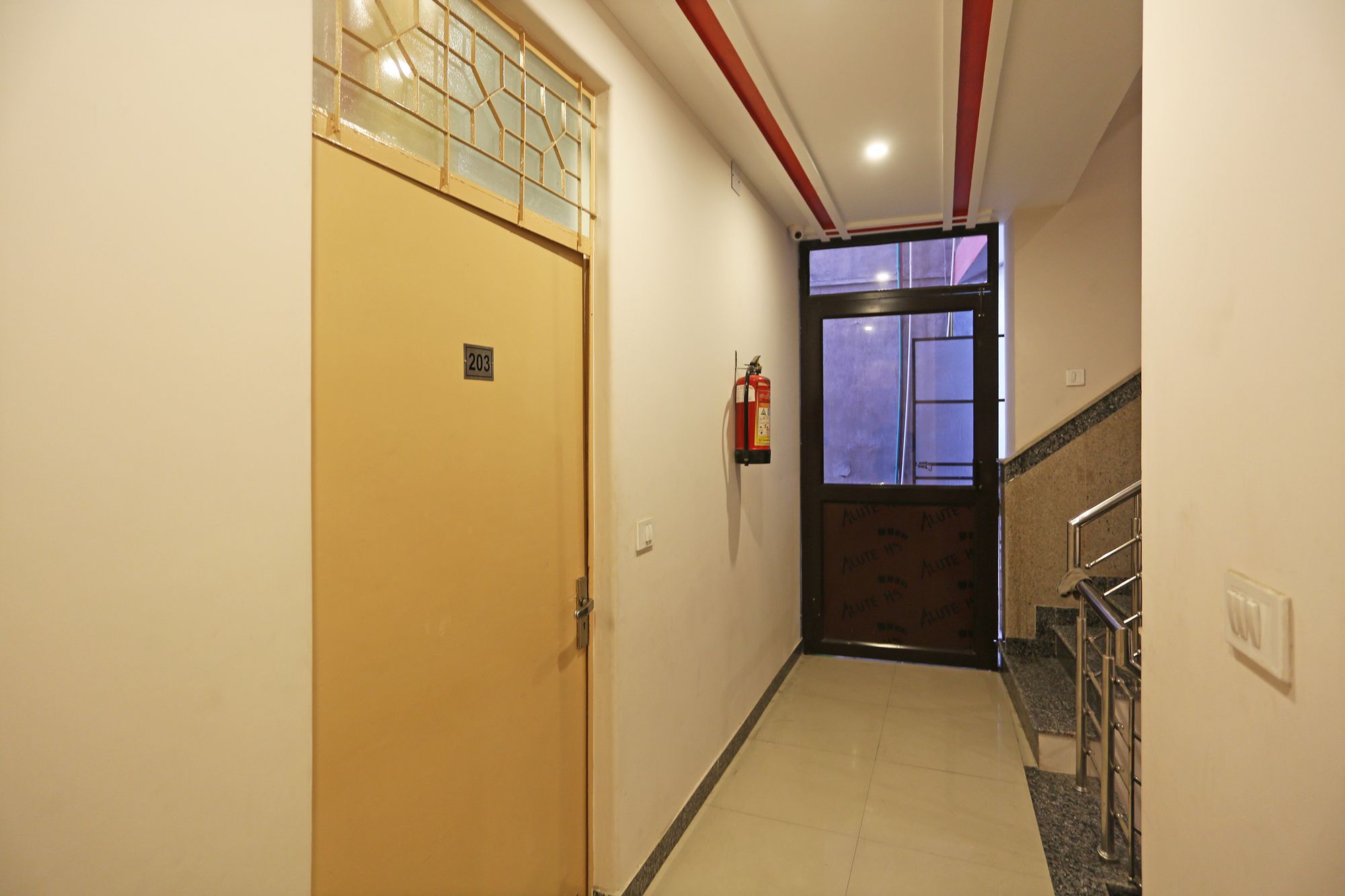 Фото Oyo 11384 Hotel Diamond Star