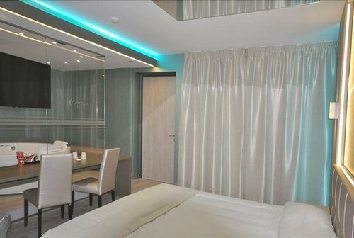 Гостиница Hotel Camelia в Новаре