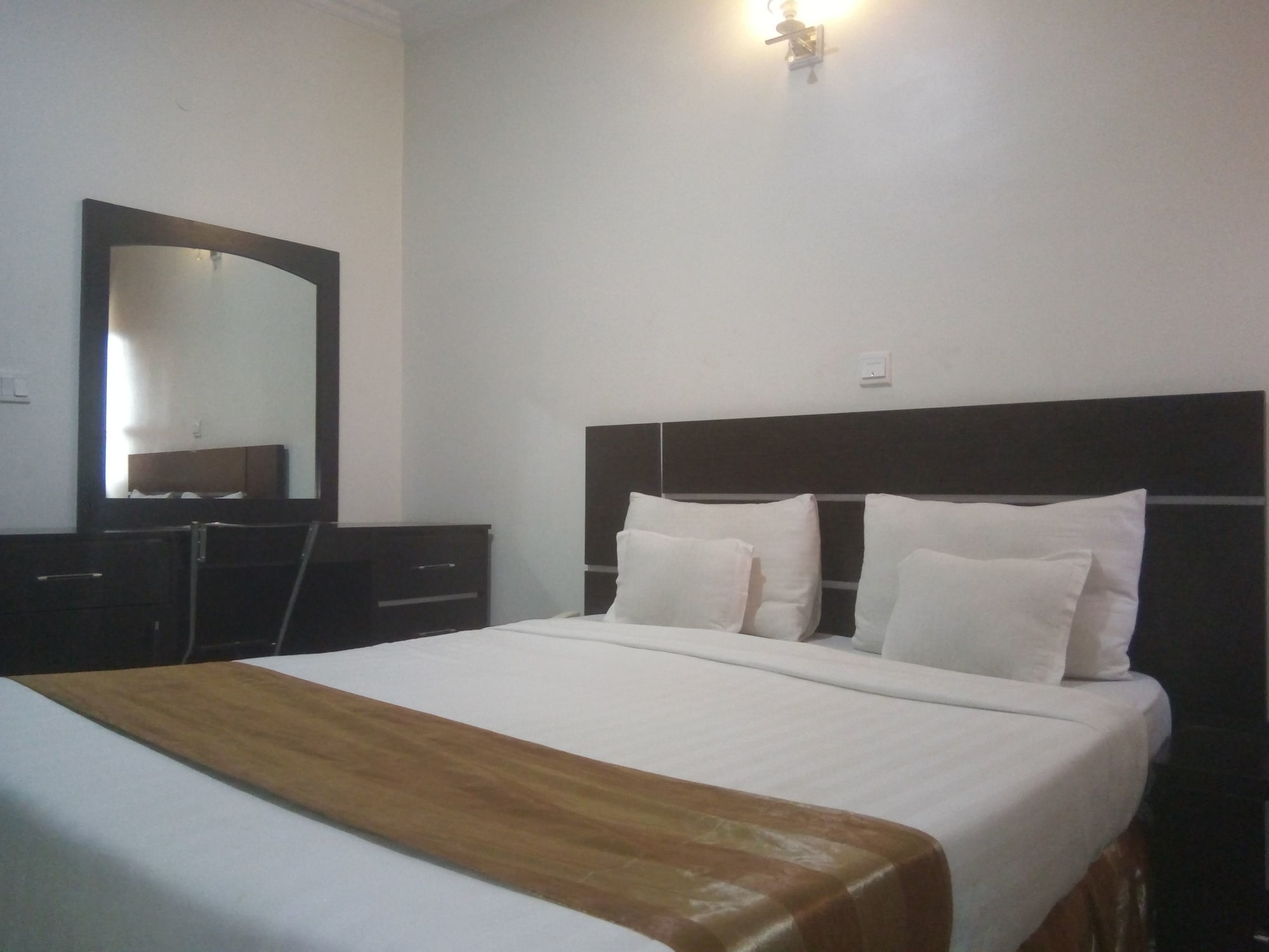 Фото Angel Park Place Hotel