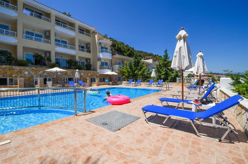 Фото Nefeli Beach Hotel