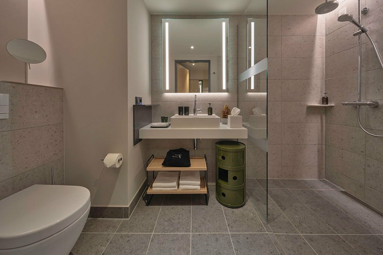 Фото Adina Apartment Hotel Dusseldorf