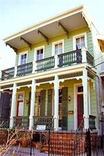 Фото Garden District B&b