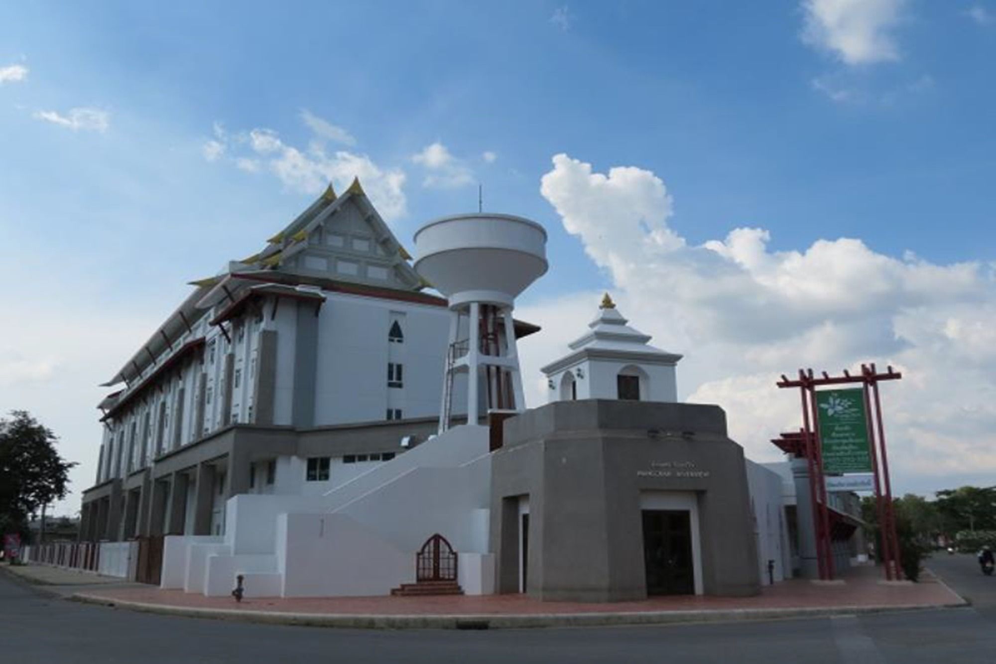 Фото Wangchan Riverview Hotel