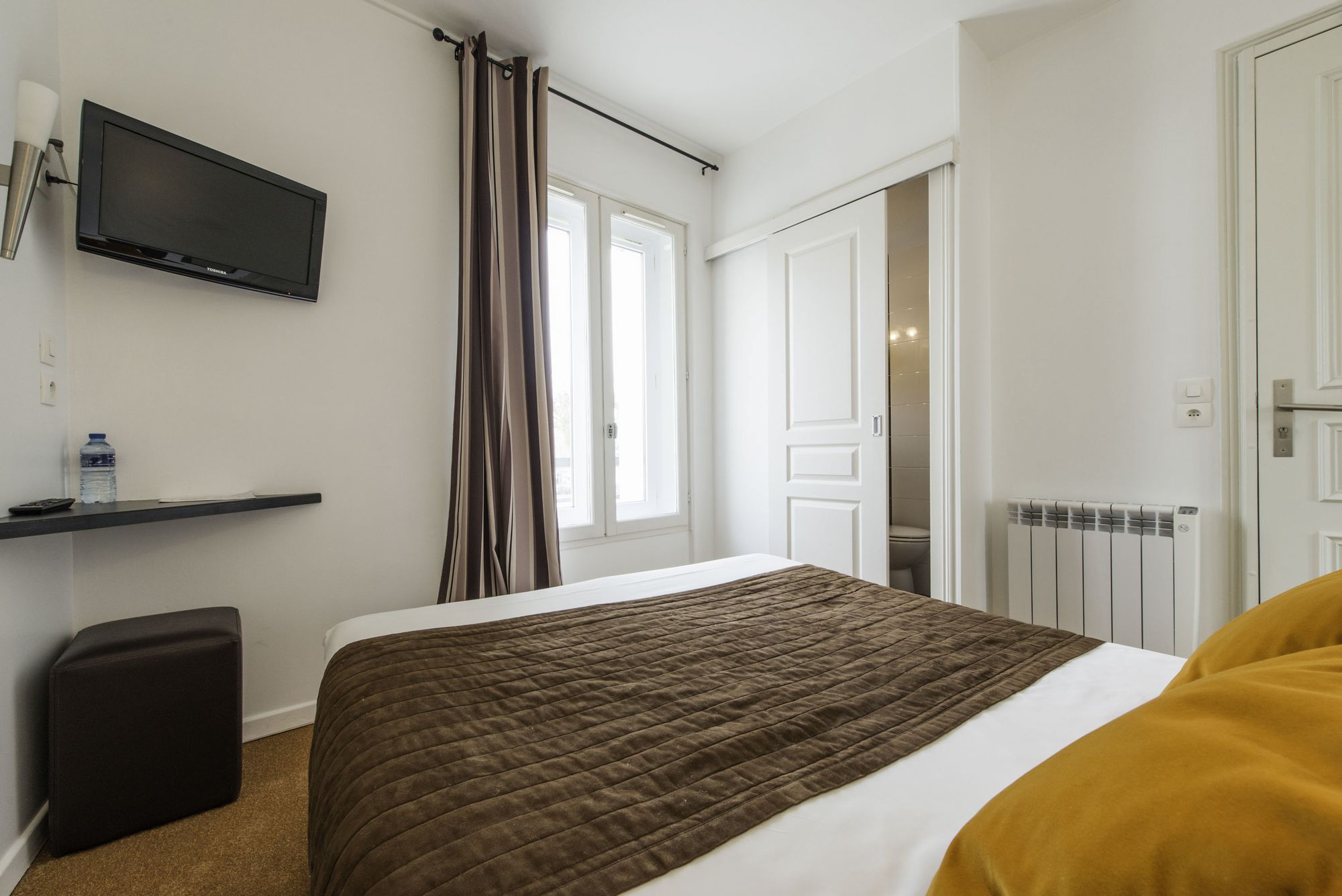 Фото Un Hôtel sur le Port