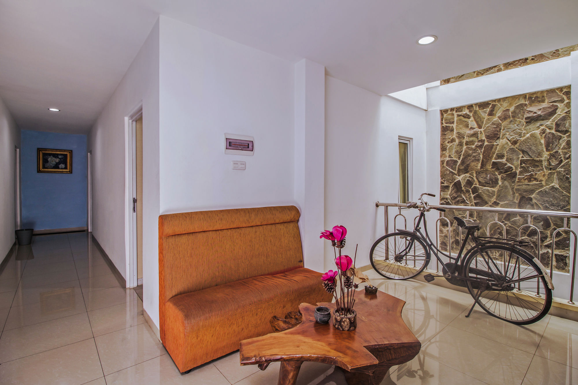 Фото RedDoorz near Cilandak Town Square