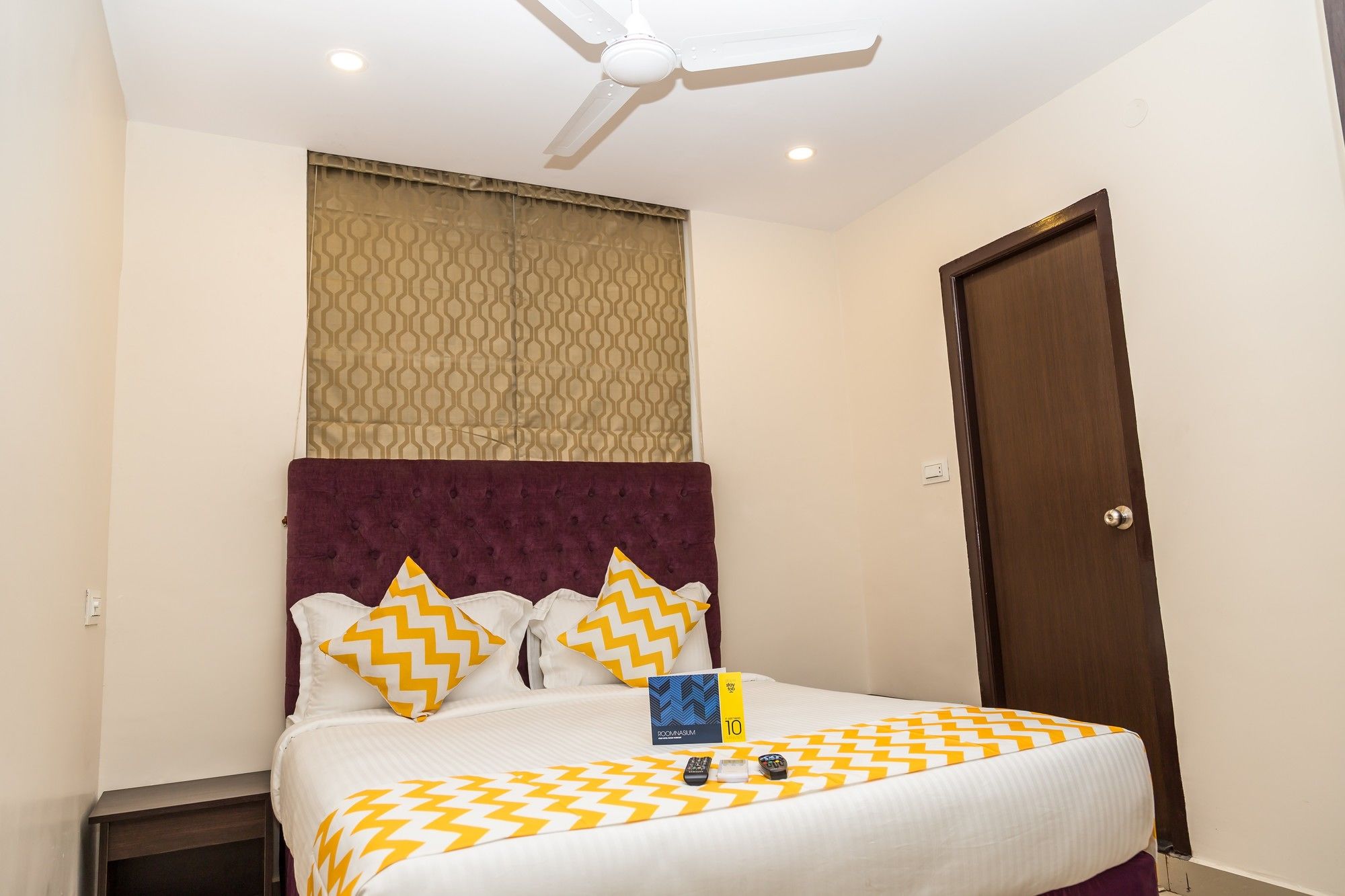 Фото Fabhotel Astra Suites Hsr Layout