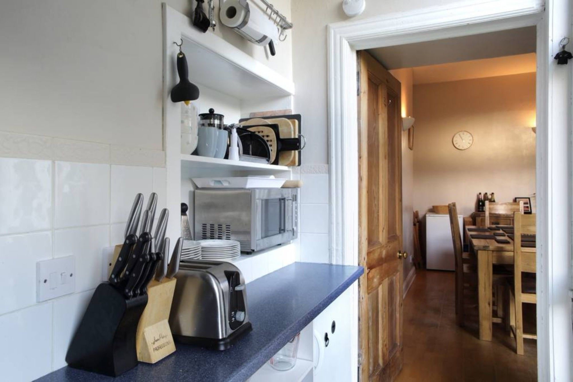 Фото Central and Spacious 2 Bedroom Flat With Garden