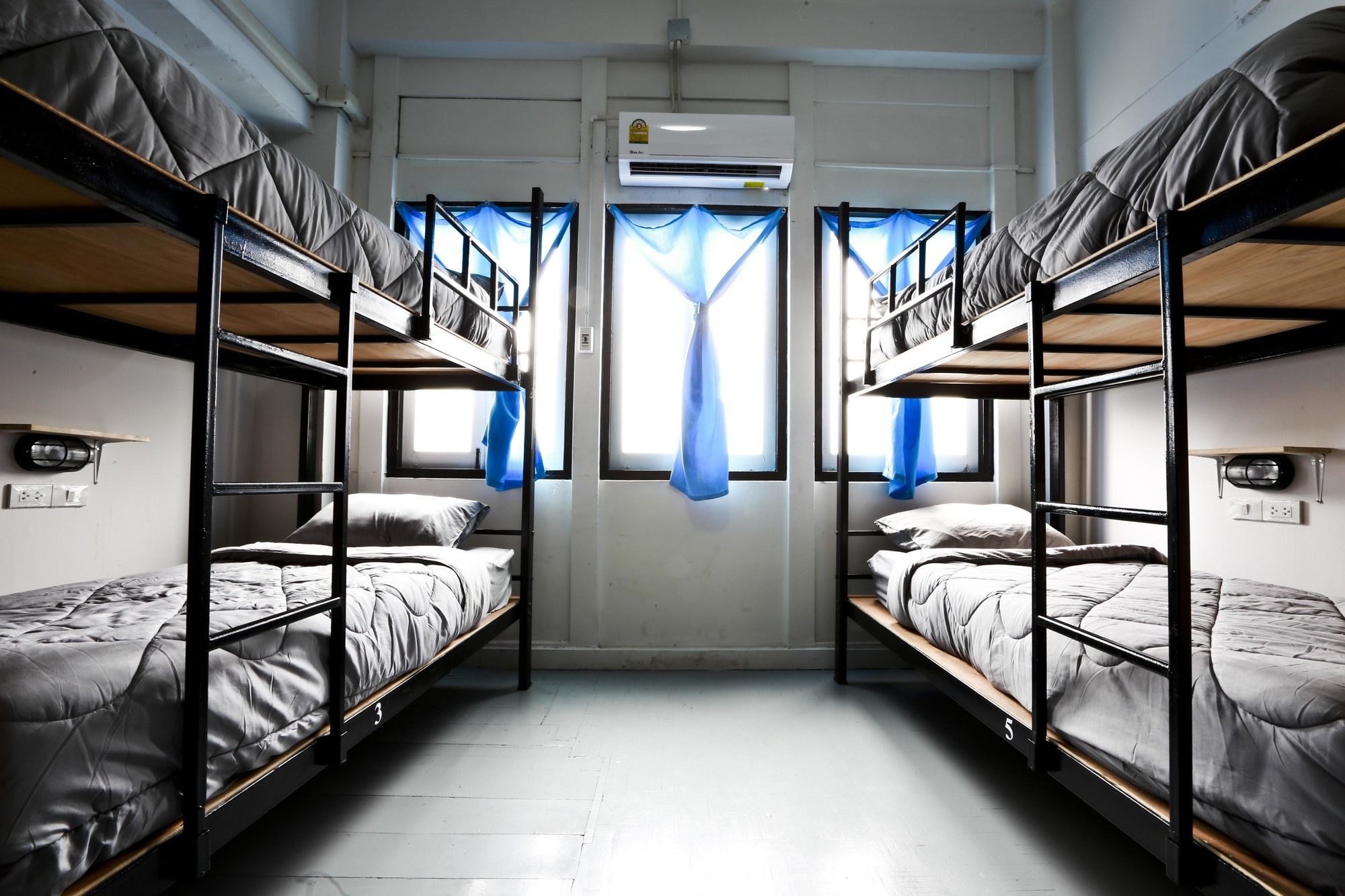 Фото Zee Thai Hostel