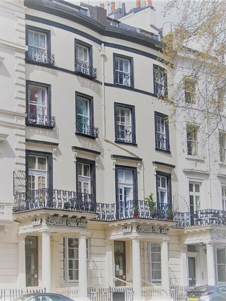 Фото Lancaster Court Hotel