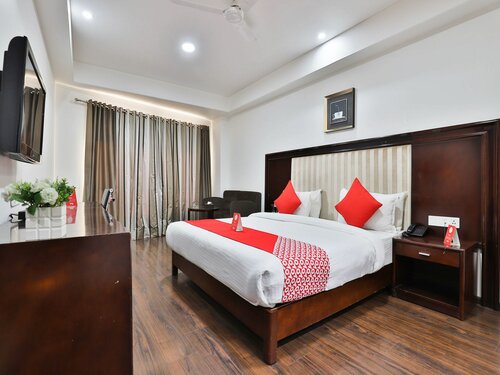 Гостиница Dev Aadi Hotel в Ахмадабаде