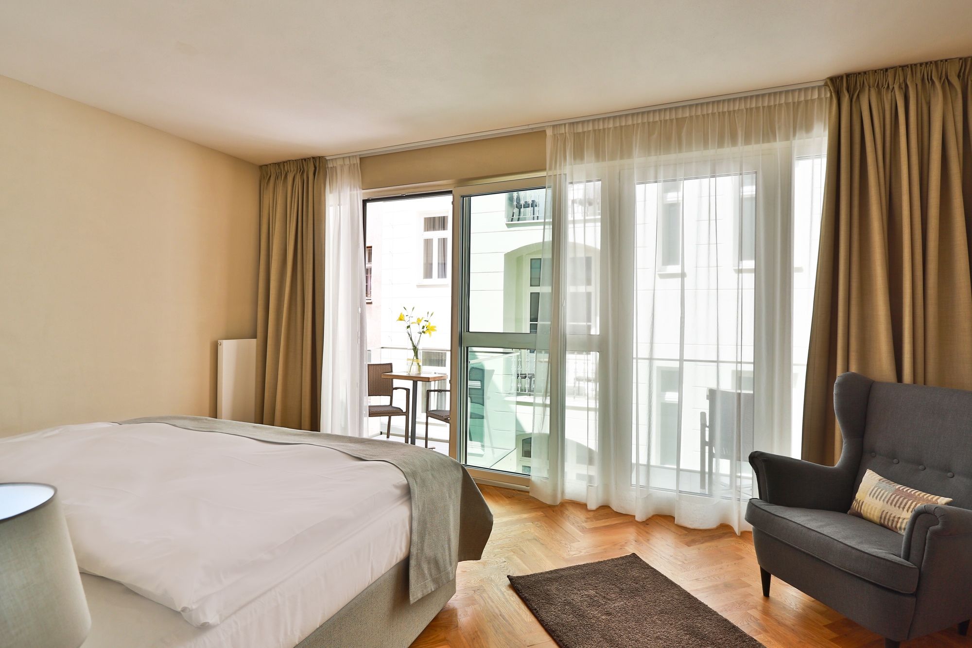 Фото James Hotel & Apartments