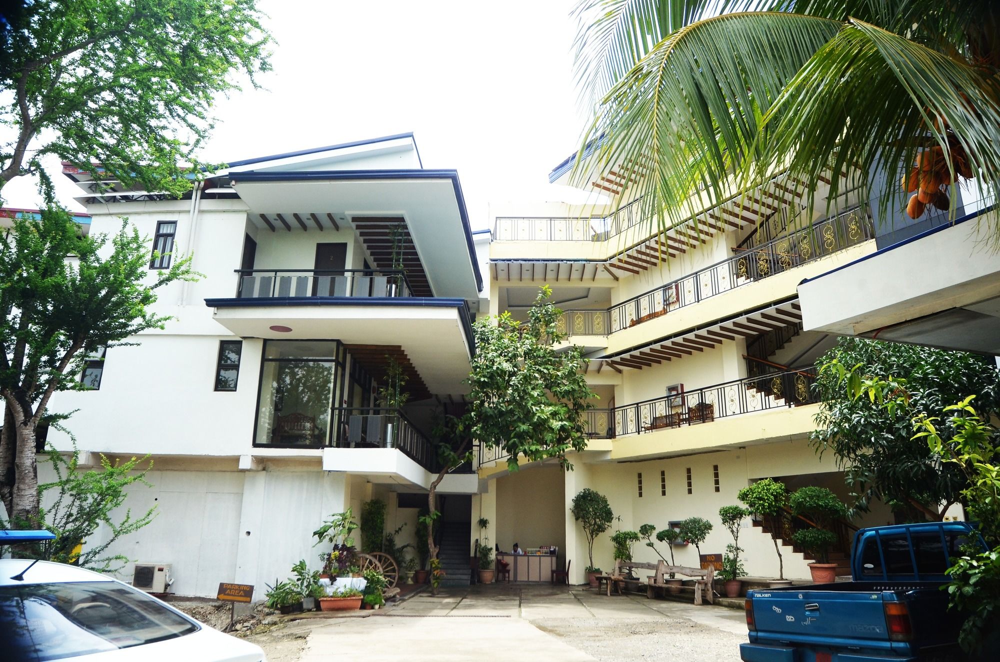 Фото Reyna's The Haven and Gardens