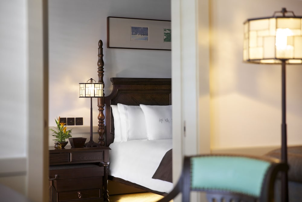 Фото Relais & Chateaux Chaptel Hangzhou Hotel