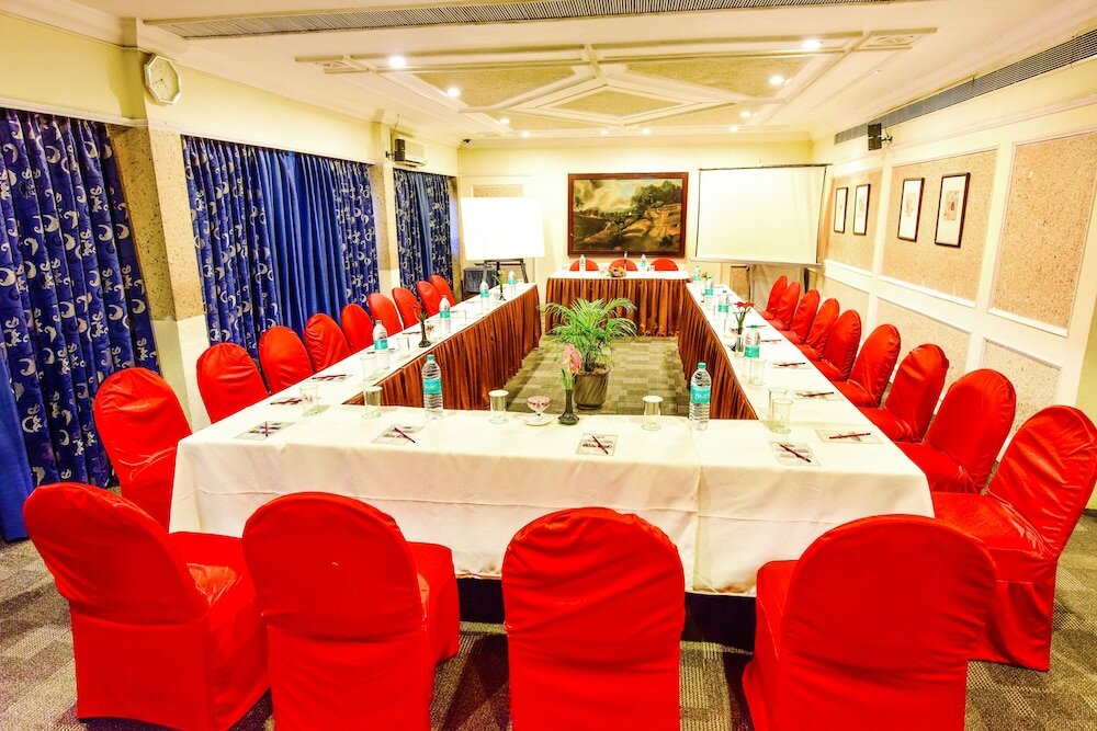 Фото Hotel Swosti Grand