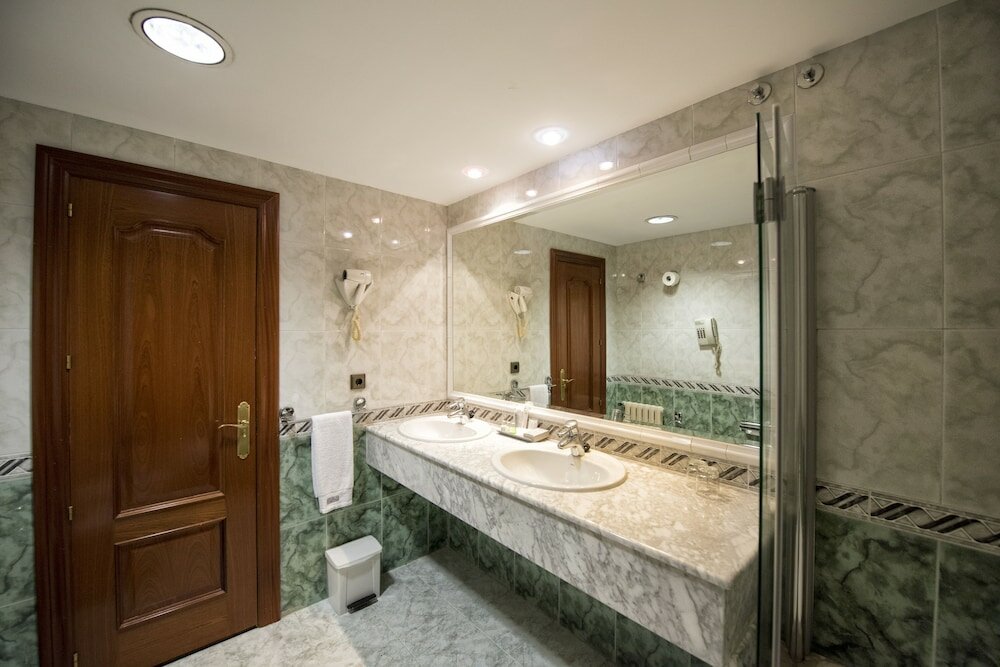 Фото Hotel Almirante