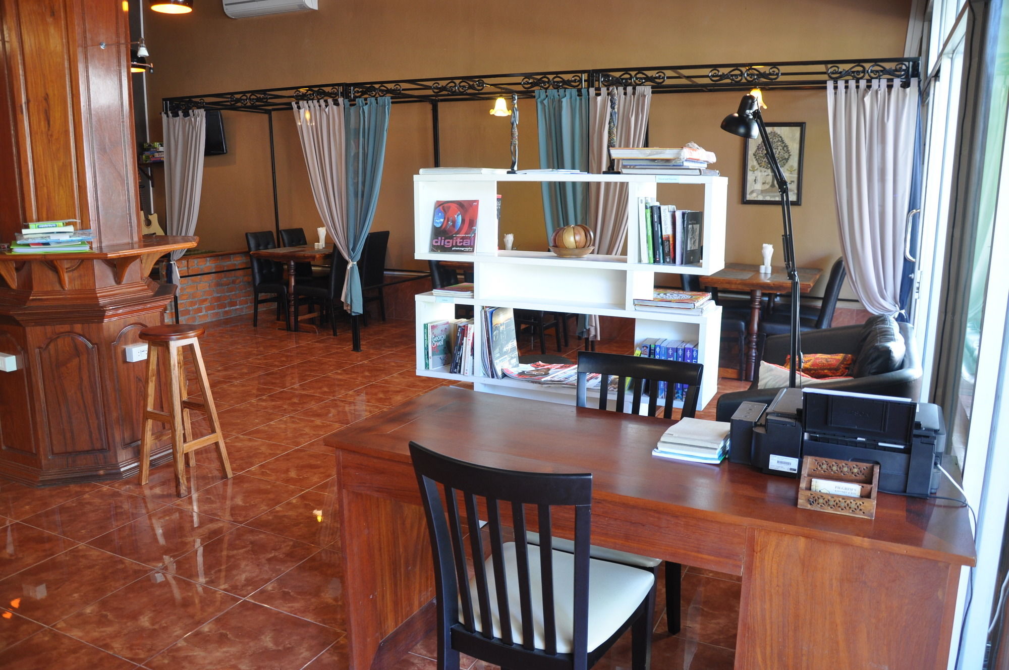 Фото Pilgrim's Kitchen & Inn