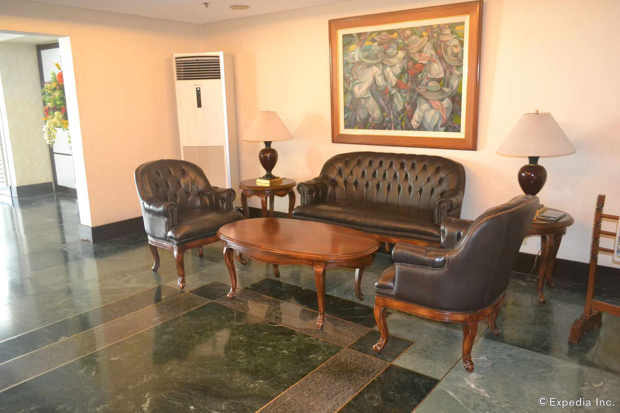 Фото East Asia Royale Hotel