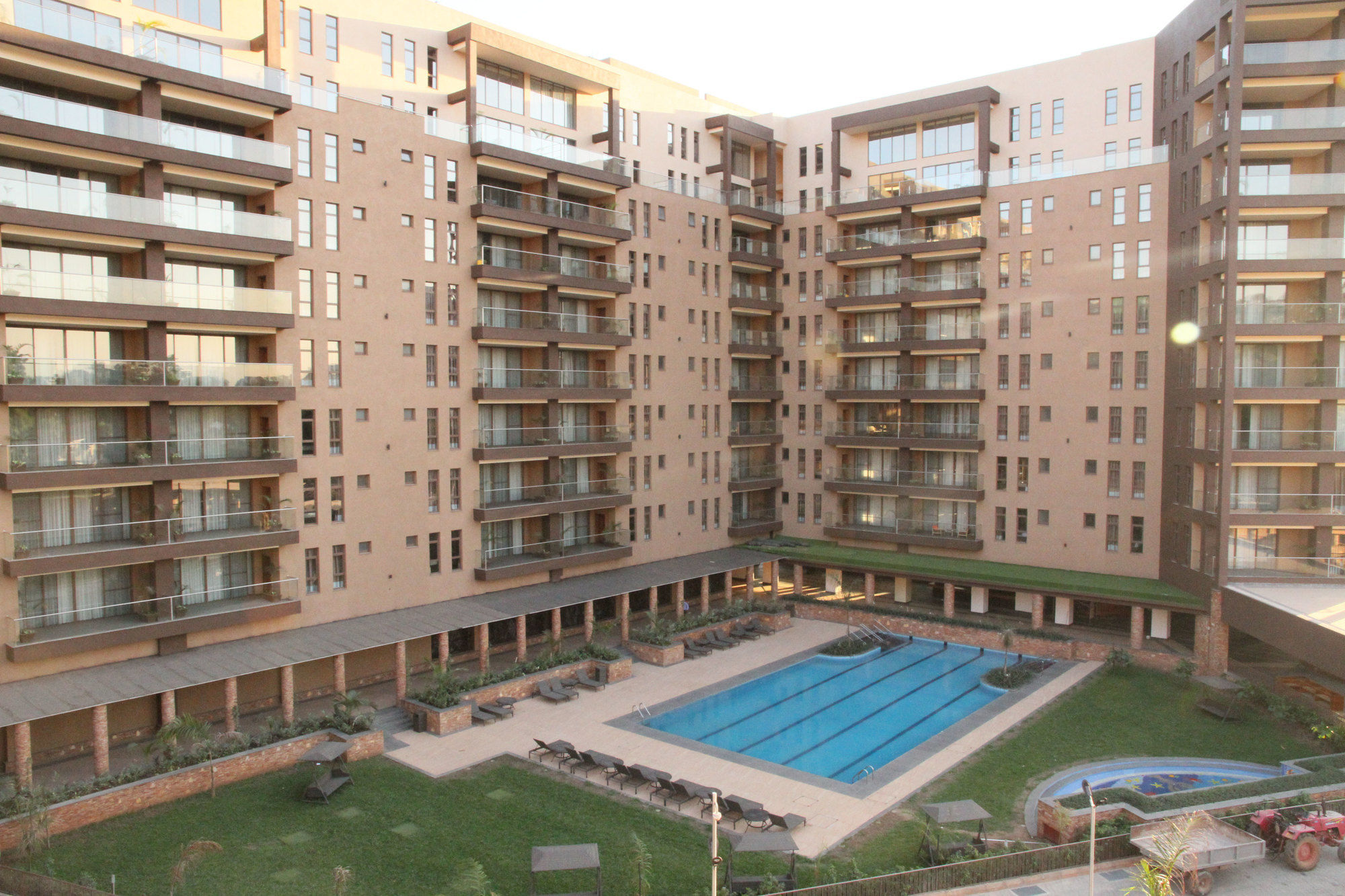 Фото отеля 2