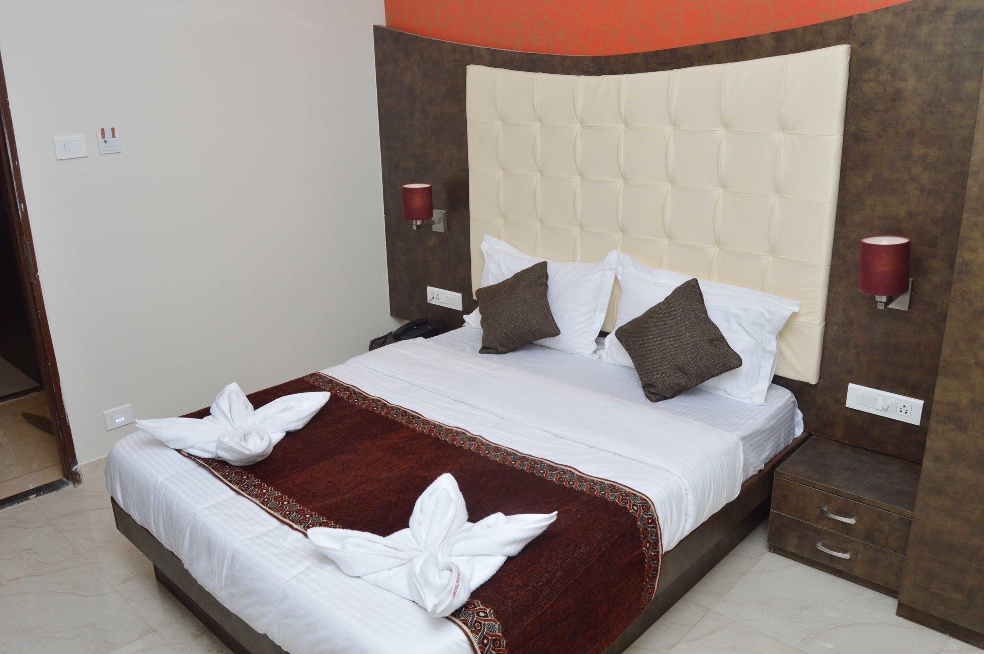 Фото Hotel Ak International