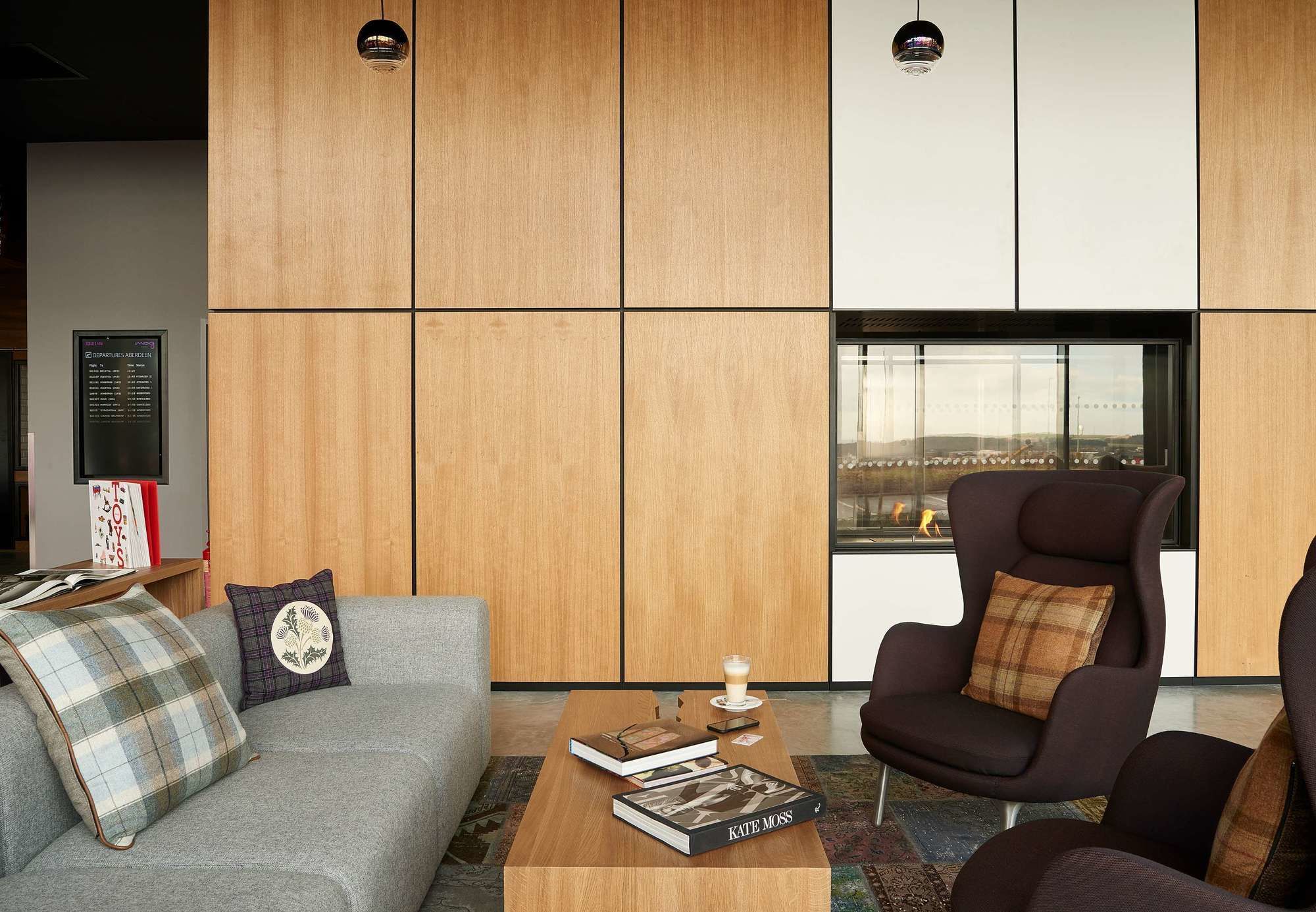 Фото Moxy Aberdeen Airport