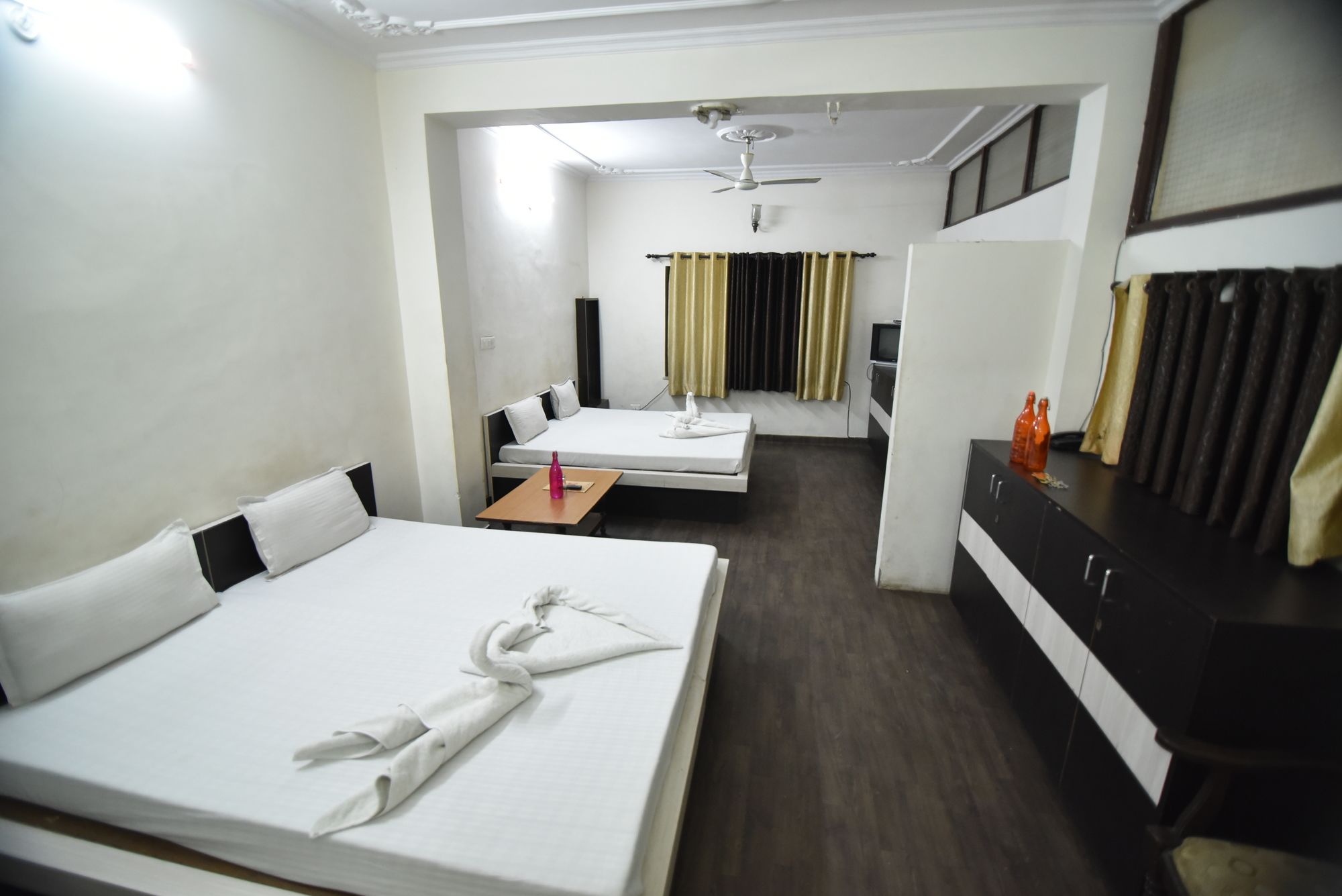 Фото Hotel Vaishnavi