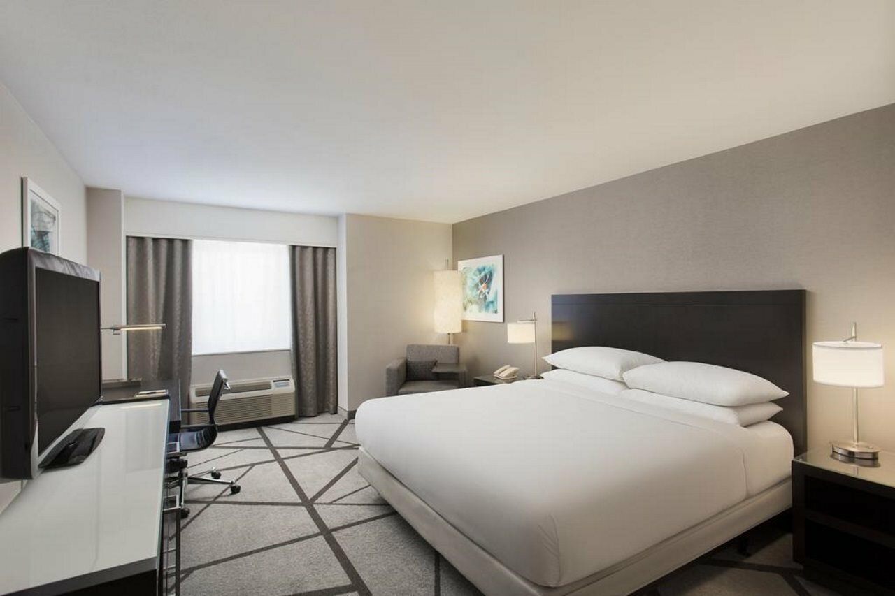 Фото DoubleTree by Hilton Los Angeles - Norwalk