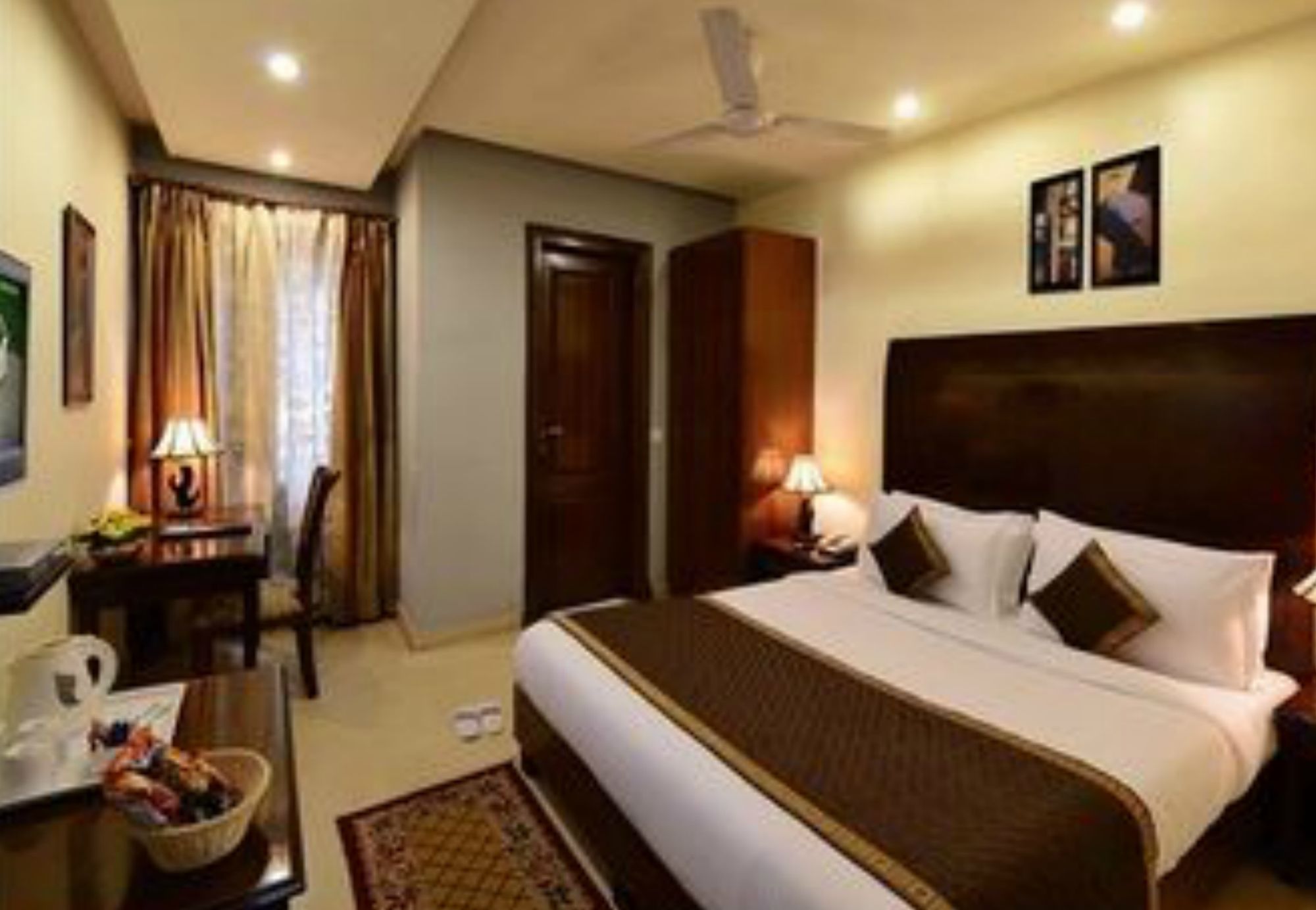 Фото отеля 2