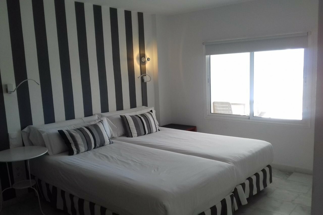 Фото Marina Bayview - Adults Only