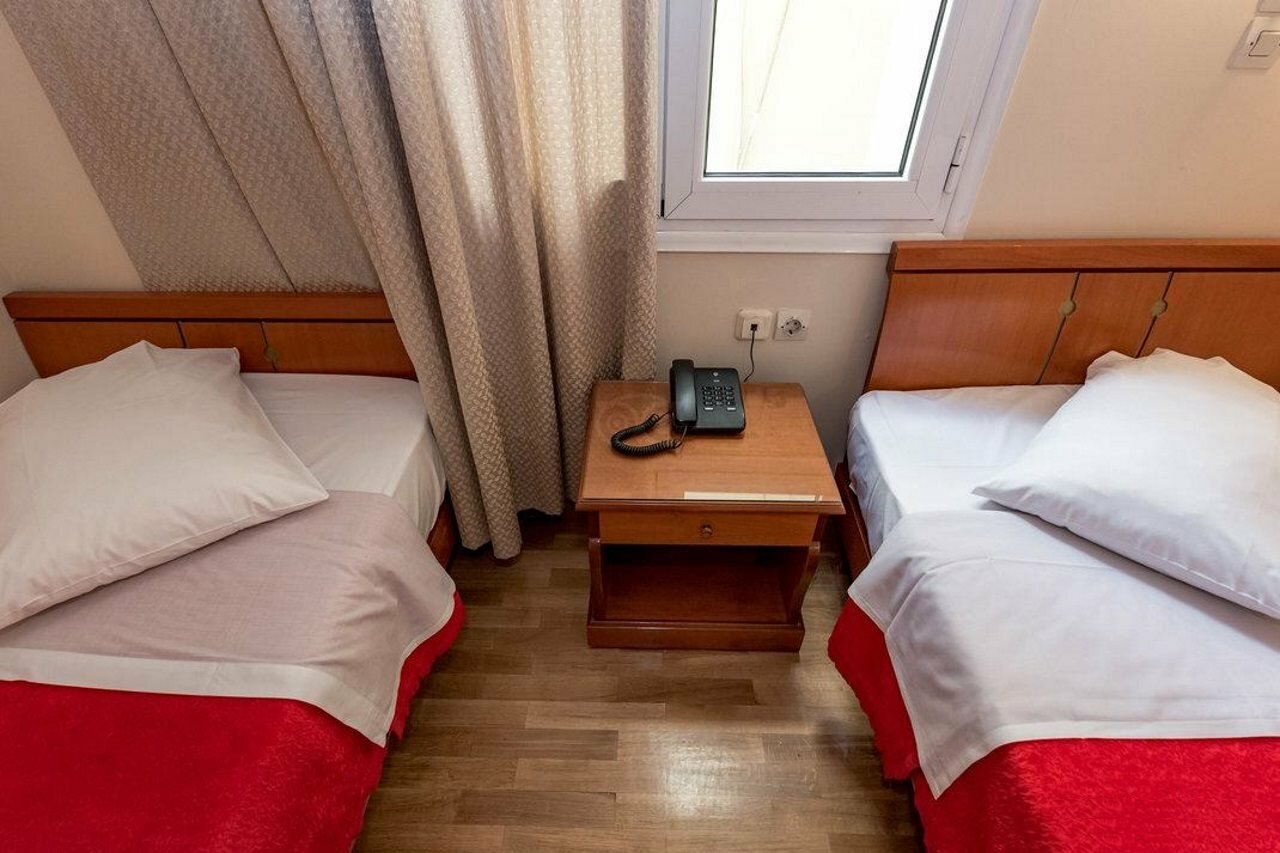 Фото Cecil Hotel
