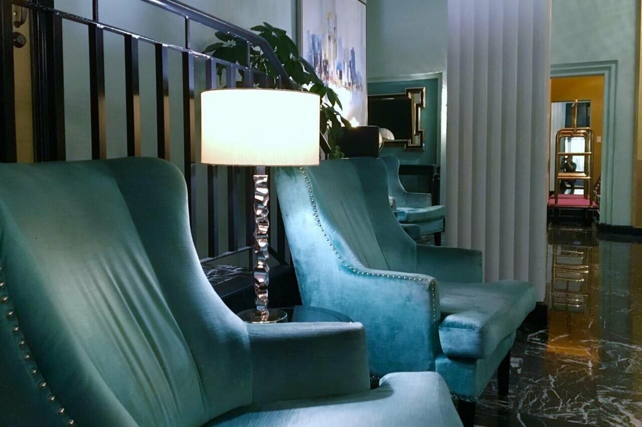 Фото Embassy Hotel