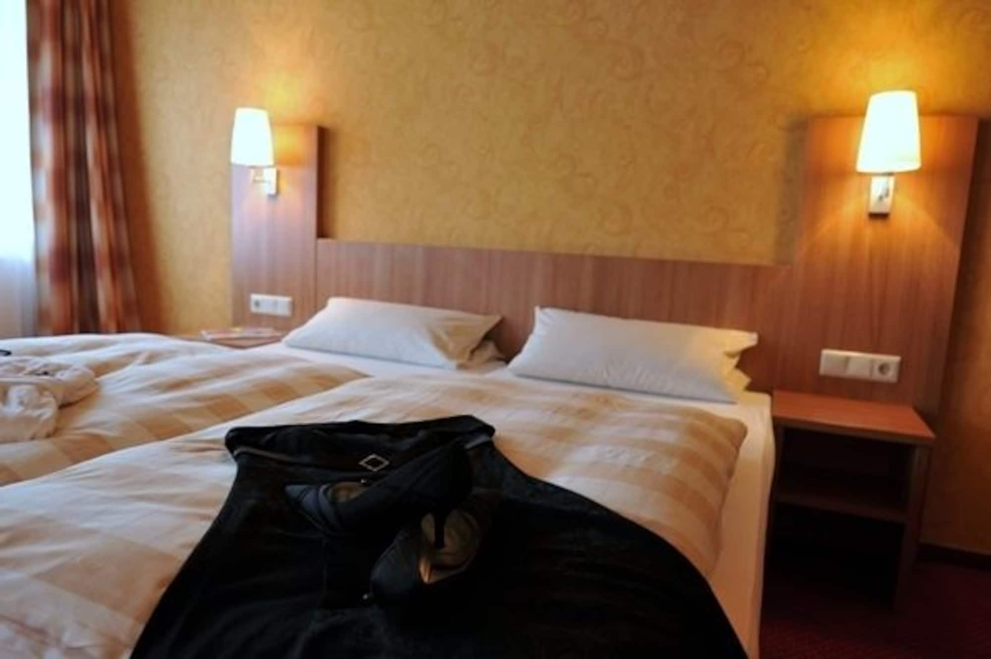 Фото Hotel Central