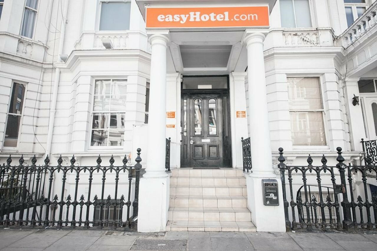 Фото EasyHotel London South Kensington